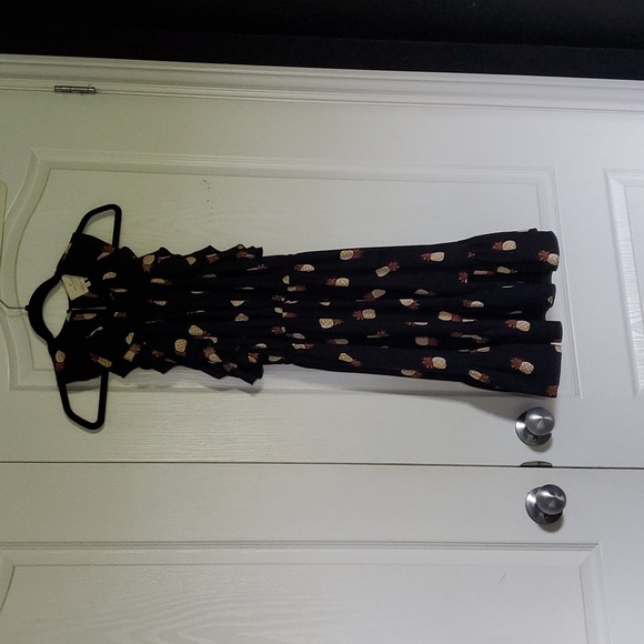 Kate Spade beautiful quality dress in size xs. Flowy and feels great on. - Picture 4 of 5